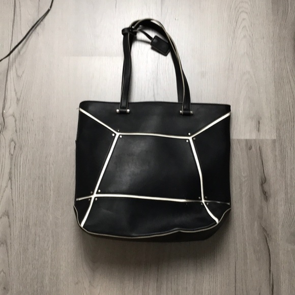 Nine West Handbags - Nine West tote bag